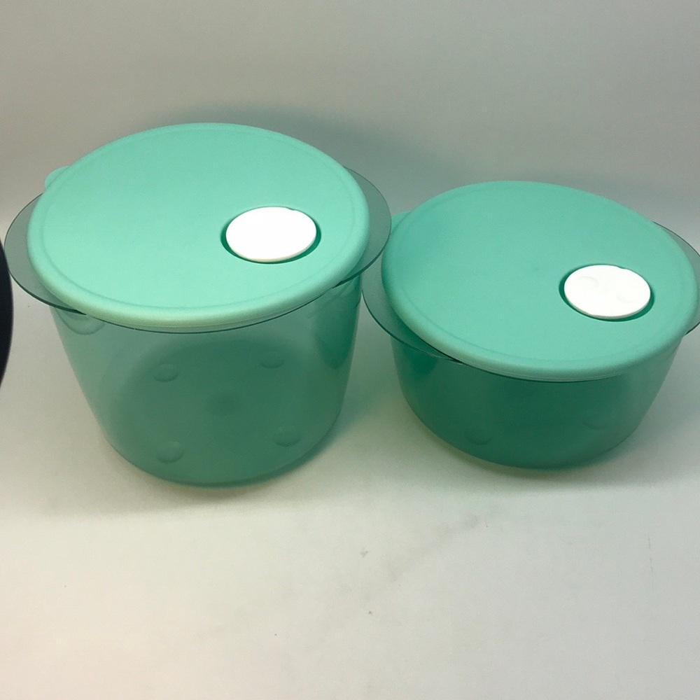 Tupperware CrystalWave Round Plus Containers 2-PC - Picture 16 of 16